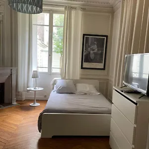Près Du Pont Mirabeau Et Tour Eiffel Appartement
