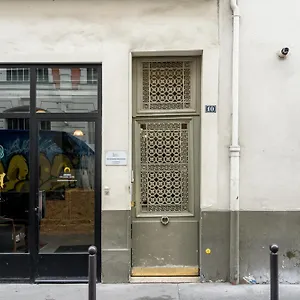 Apartment Elegant And Modern Parisian Charm